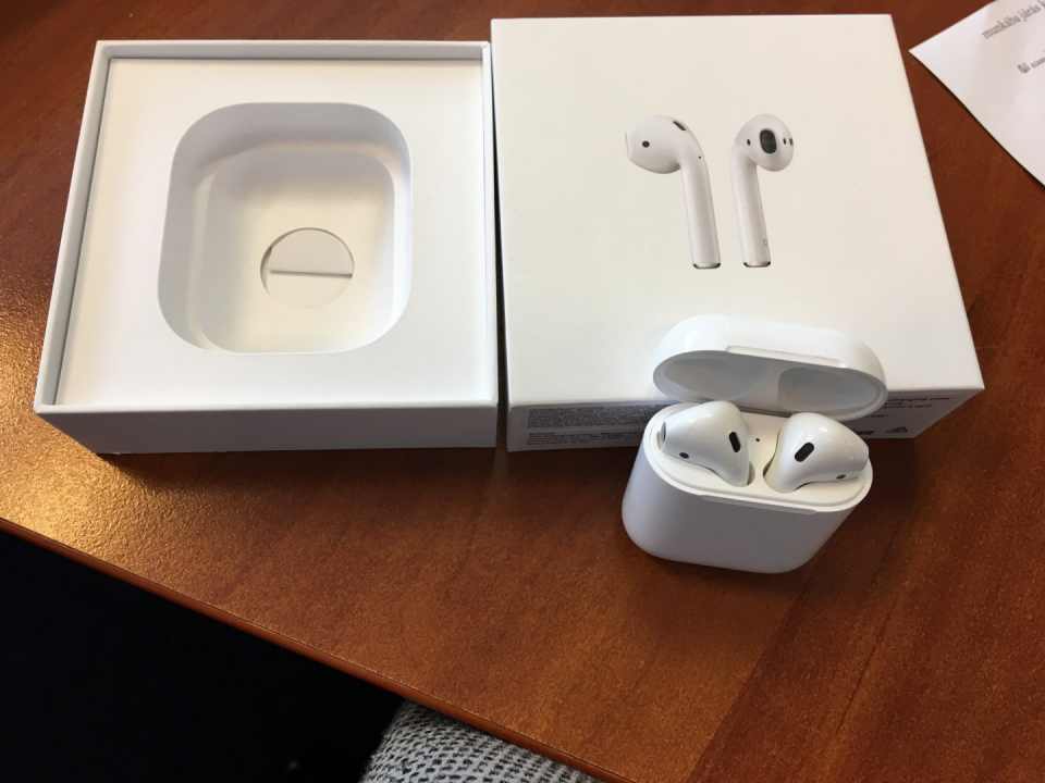 Eladó használt airpods