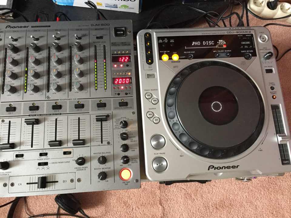 Elado 1 Par Pioneer Cdj 800 Mk2 Es 1db Pioneer Djm 600 As Kevero Hardverapro