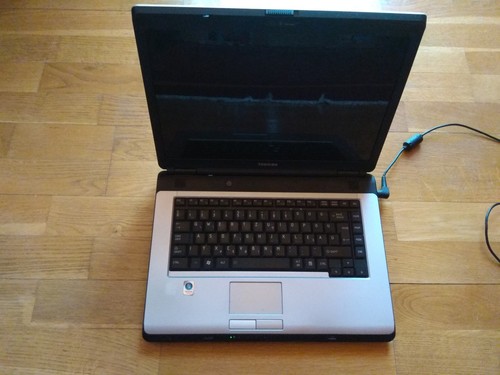 Toshiba satellite l300 eladó