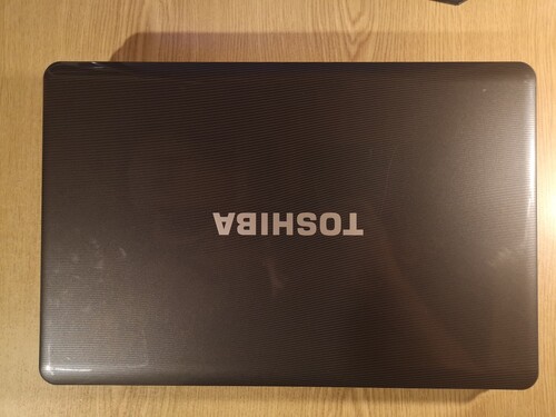 Toshiba satellite l550 ár