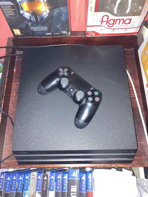 Playstation 4 Pro(CUH-7216B) 1Tb - HardverApró