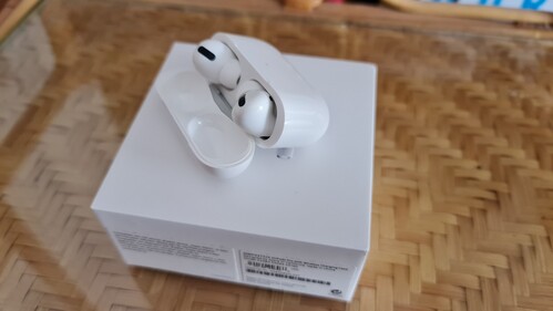 Eladó használt airpods